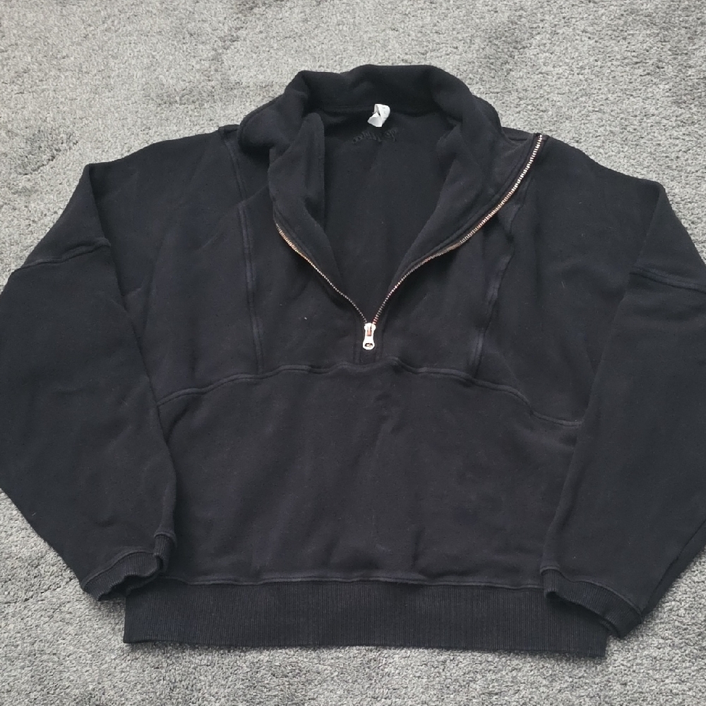 Ptula Quarter Zip Sweatshirt
